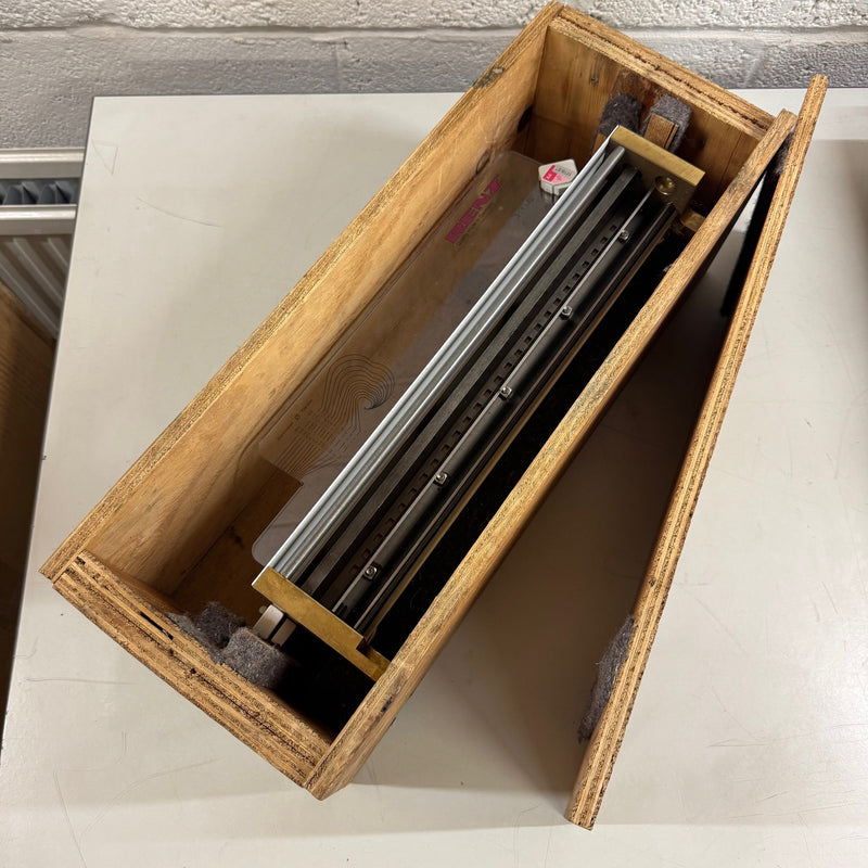 Load image into Gallery viewer, Renz DTP 340M/A 2:1 Oblong-Rectangle Wire Punch Tool - Brand New
