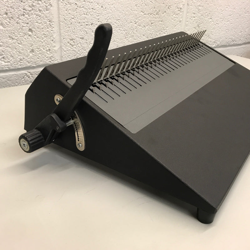 Load image into Gallery viewer, Pre-owned GBC 16DB Manual Comb-Bind Finisher Closer