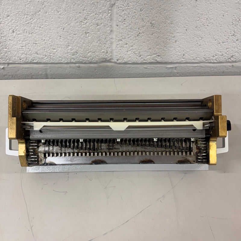 Load image into Gallery viewer, Pre-owned Renz DTP340A / DTP340M 3:1 Square-Hole Wire Tool Punch