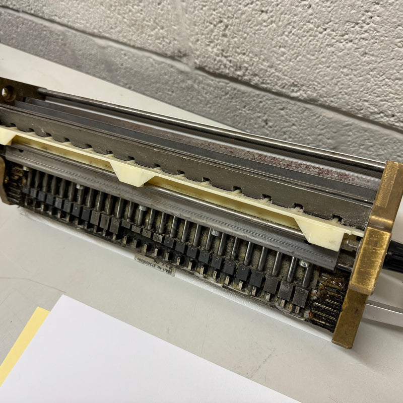 Load image into Gallery viewer, Pre-owned Renz DTP340M DTP340A 2:1 Round-Hole Wire Tool Punch Die