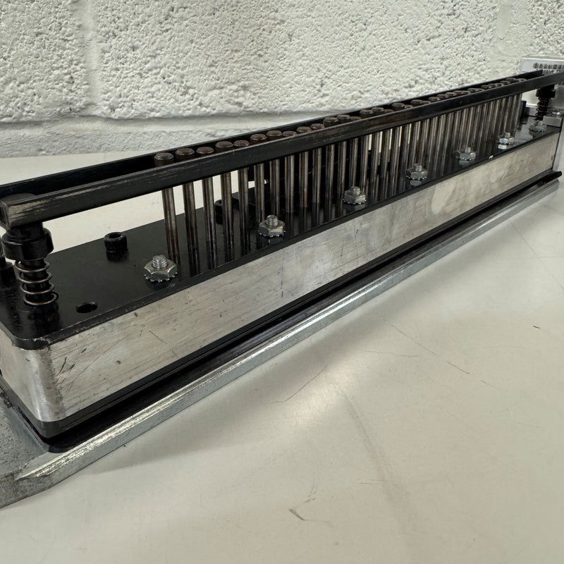 Load image into Gallery viewer, Lightly Used GBC Magnapunch 1.0 3:1 Wire Round Punch Tool Die