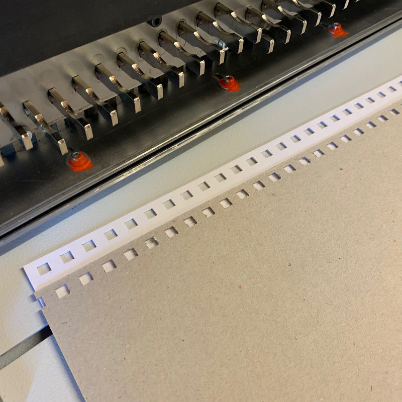 Load image into Gallery viewer, Pre-owned Renz P500 2:1 Square-Hole Wire Punch Tool