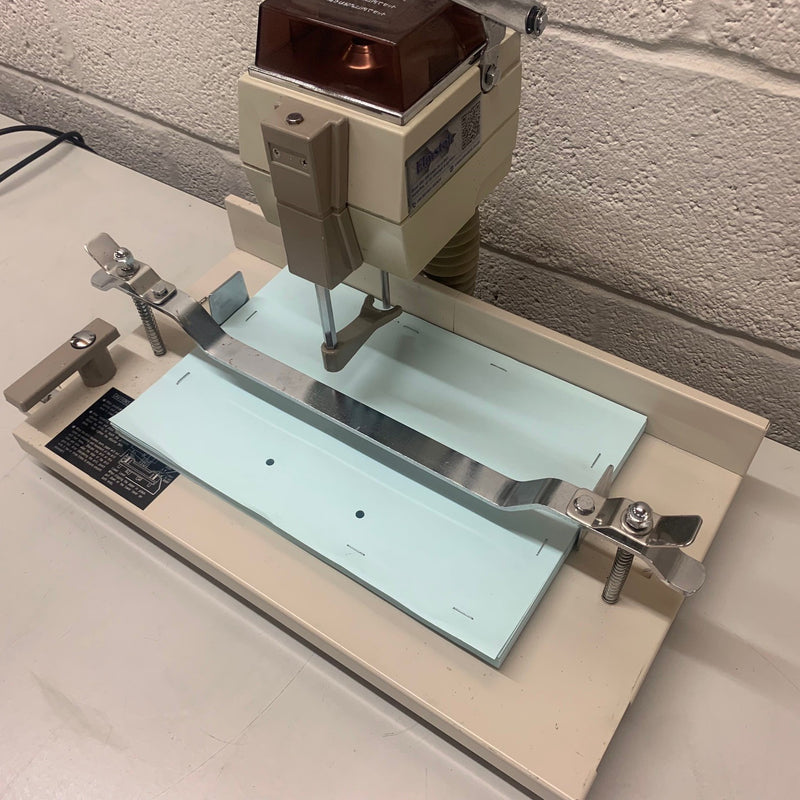 Load image into Gallery viewer, Uchida VS25 Paper Drill Rectangle Base Board Sticks (Pack of 5)