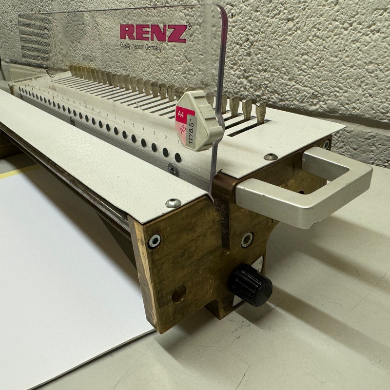 Load image into Gallery viewer, Pre-owned Renz DTP340M DTP340A 2:1 Round-Hole Wire Tool Punch Die
