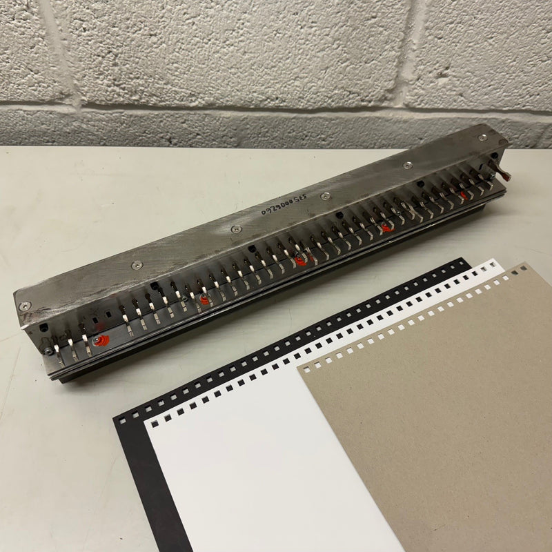 Load image into Gallery viewer, Pre-owned Renz P500 2:1 Square-Hole Wire Punch Tool