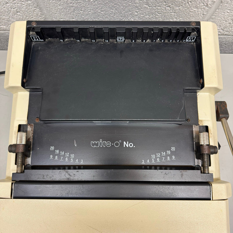 Load image into Gallery viewer, Pre-owned James Burn PB3000 Wire-O Binding Punch Including 3:1 Wire Tool Die