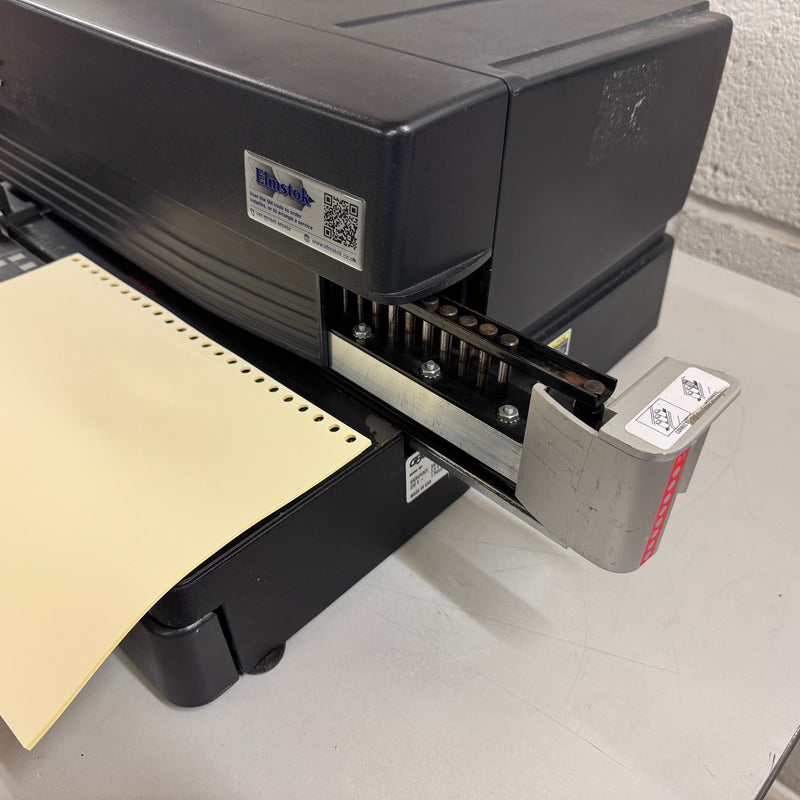 Load image into Gallery viewer, Pre-owned GBC Magnapunch 1.0 2:1 Wire Round-Hole Binding Punch Tool