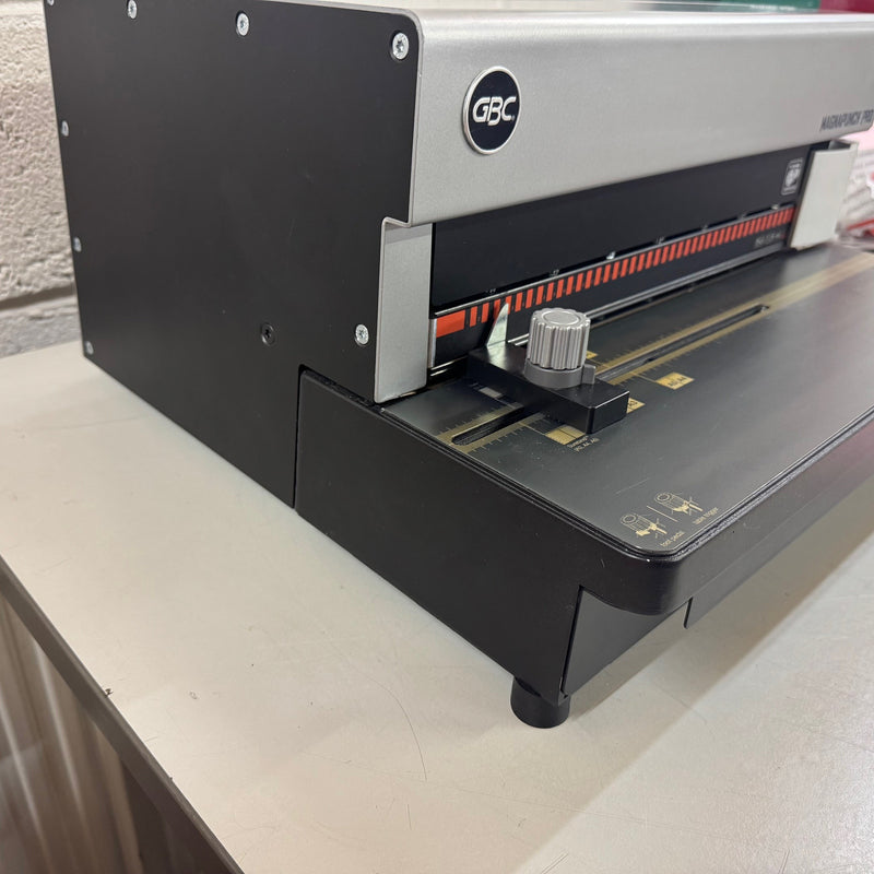 Load image into Gallery viewer, Pre-owned Magnapunch-Pro GBC Punch Including 3:1 Wire Punch