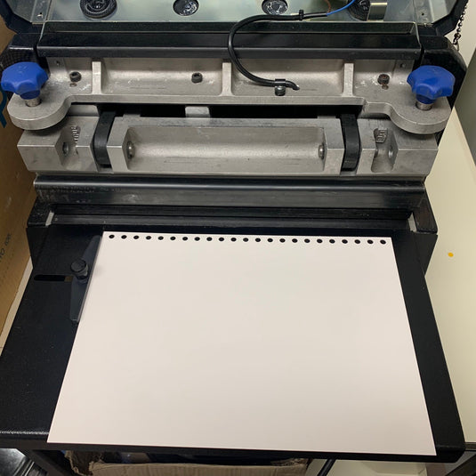 Pre-owned James Burn PB3000 2:1 Round-Hole Wire Punch Tool Die