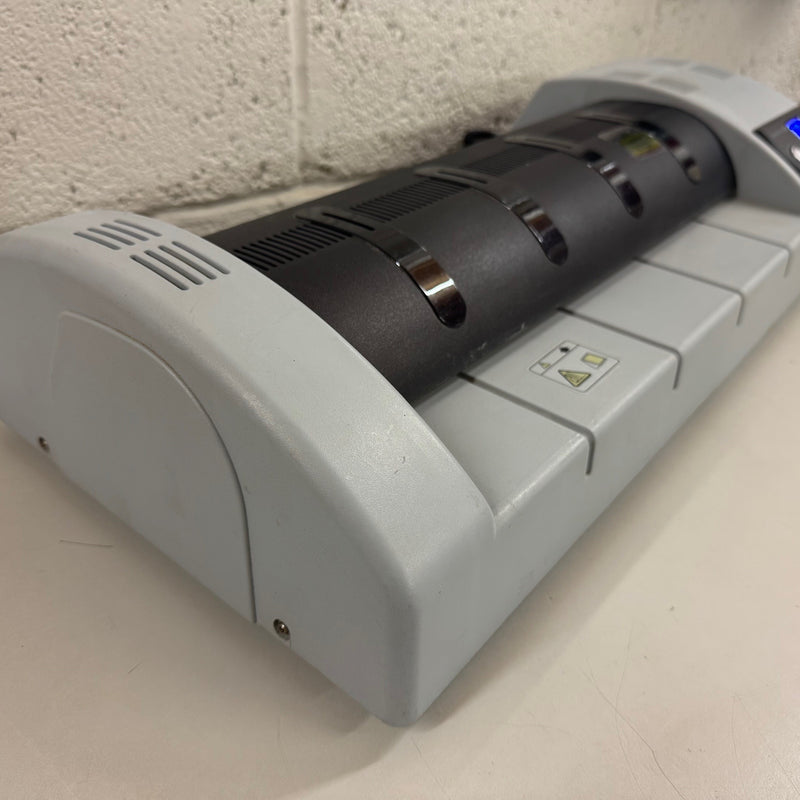 Load image into Gallery viewer, Pre-owned PHS 450 A2 & Multi-Quantity Pouch Laminator
