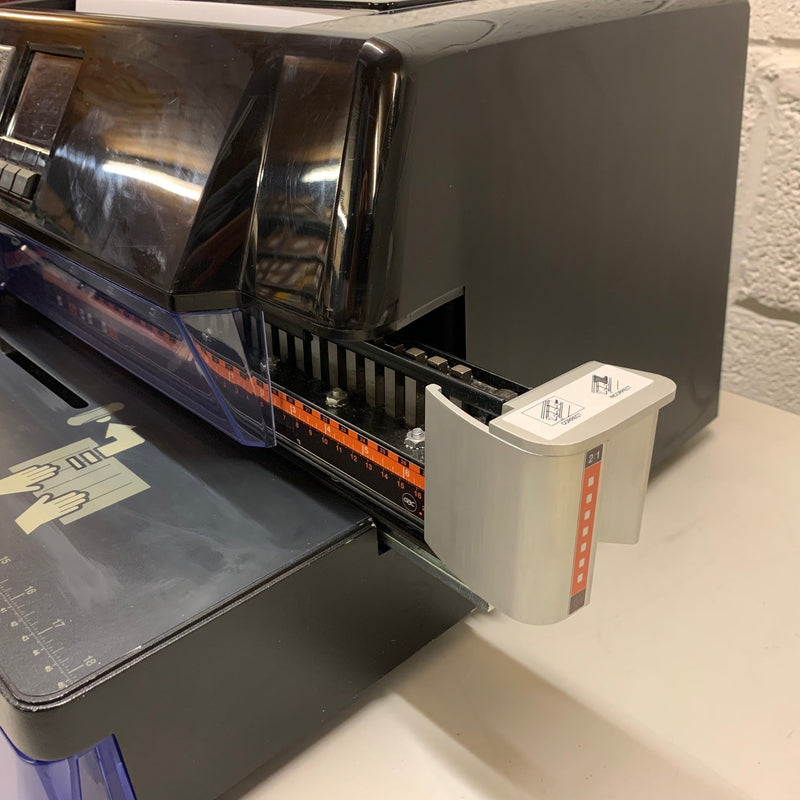 Load image into Gallery viewer, Lightly Used GBC Magnapunch 2.0 Binding Punch Machine