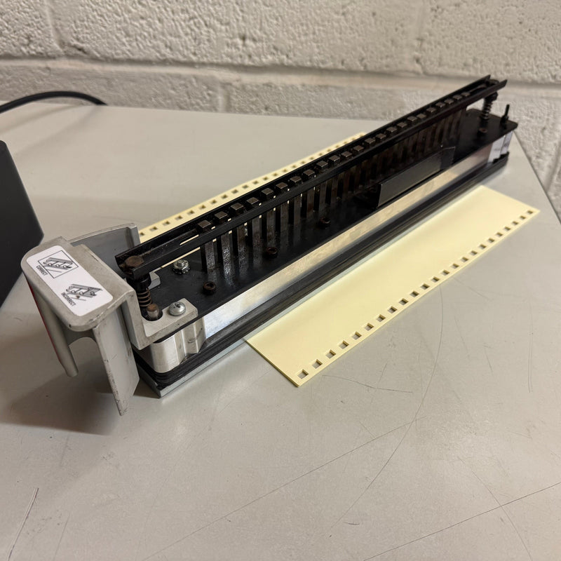 Load image into Gallery viewer, Pre-owned, Used, GBC Magnapunch 1.0 2:1 Wire Rectangle Square-Hole Punch Tool Die