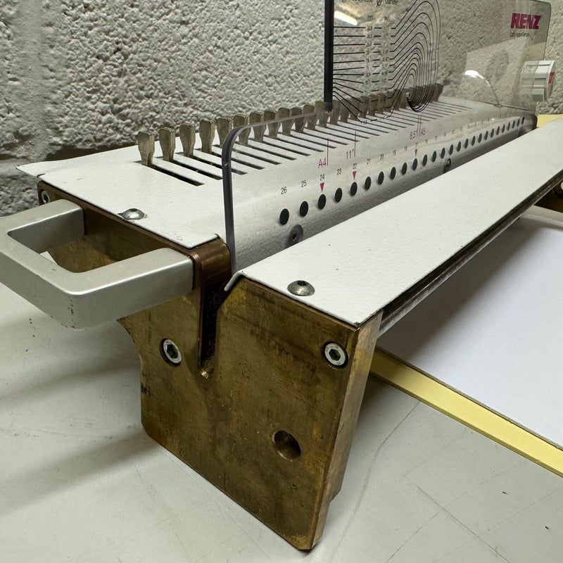 Load image into Gallery viewer, Pre-owned Renz DTP340M DTP340A 2:1 Round-Hole Wire Tool Punch Die