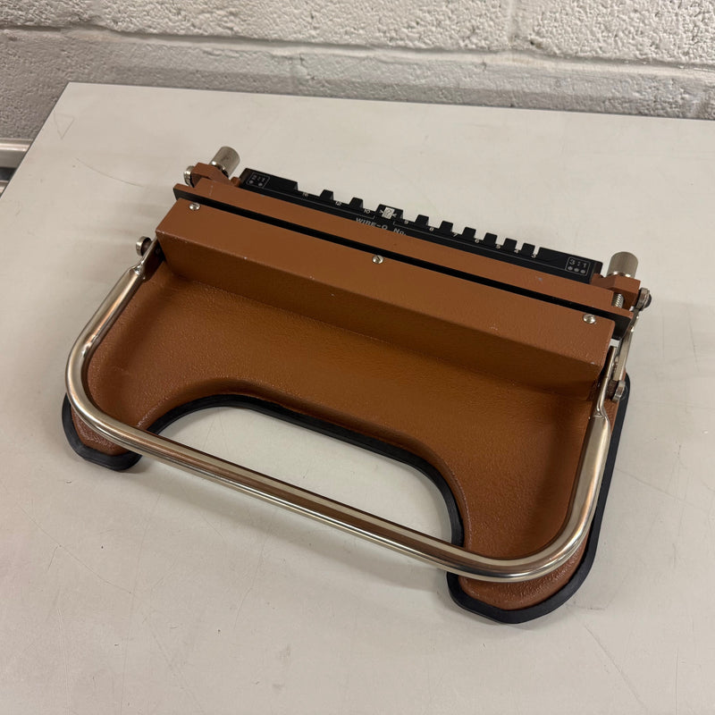 Load image into Gallery viewer, Ex-demo, Vintage, James Burn HC33 Manual Wire-O Bind Closer