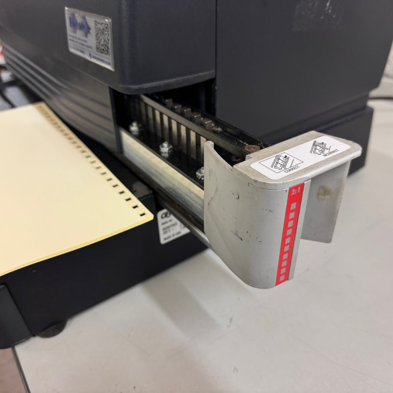 Load image into Gallery viewer, Pre-owned, Used, GBC Magnapunch 1.0 2:1 Wire Rectangle Square-Hole Punch Tool Die