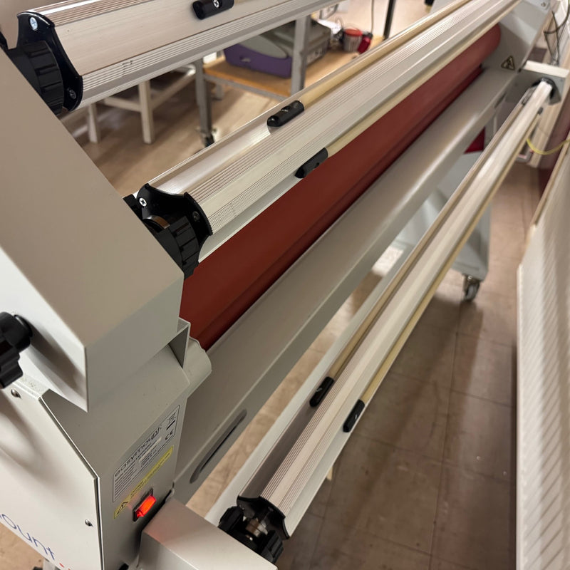 Load image into Gallery viewer, Used Easymount Sign S1600H 1600 Single-Hot & Cold Roller Laminator