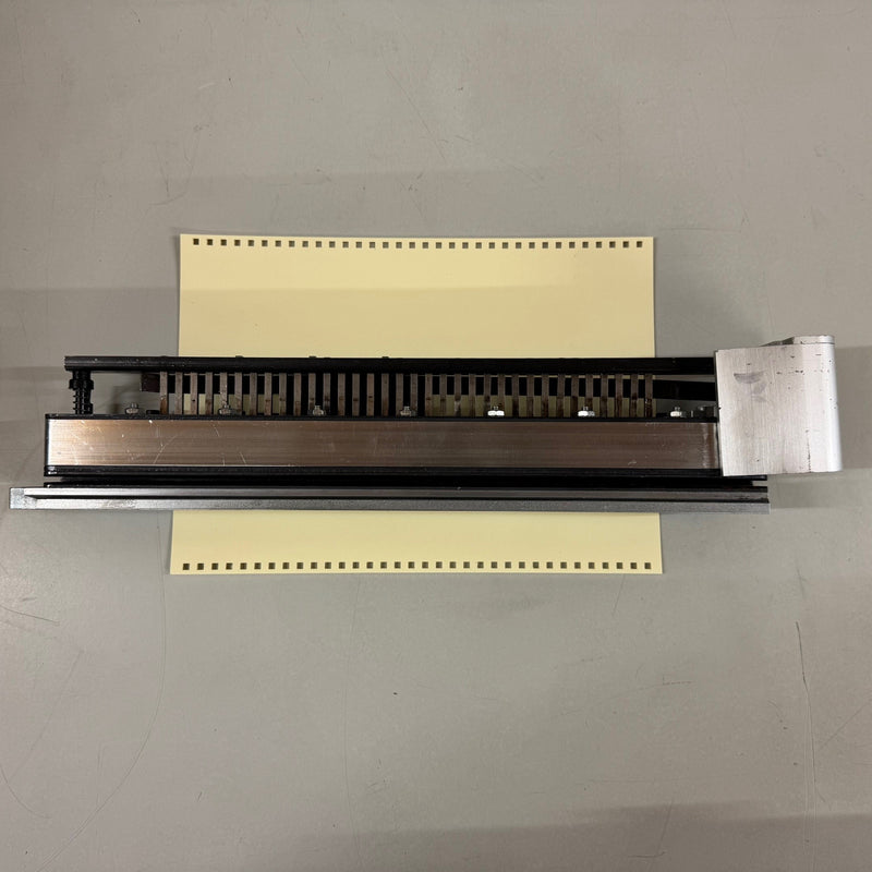 Load image into Gallery viewer, Pre-owned GBC Magnapunch 1.0 3:1 Wire Square Punch Tool 7707101