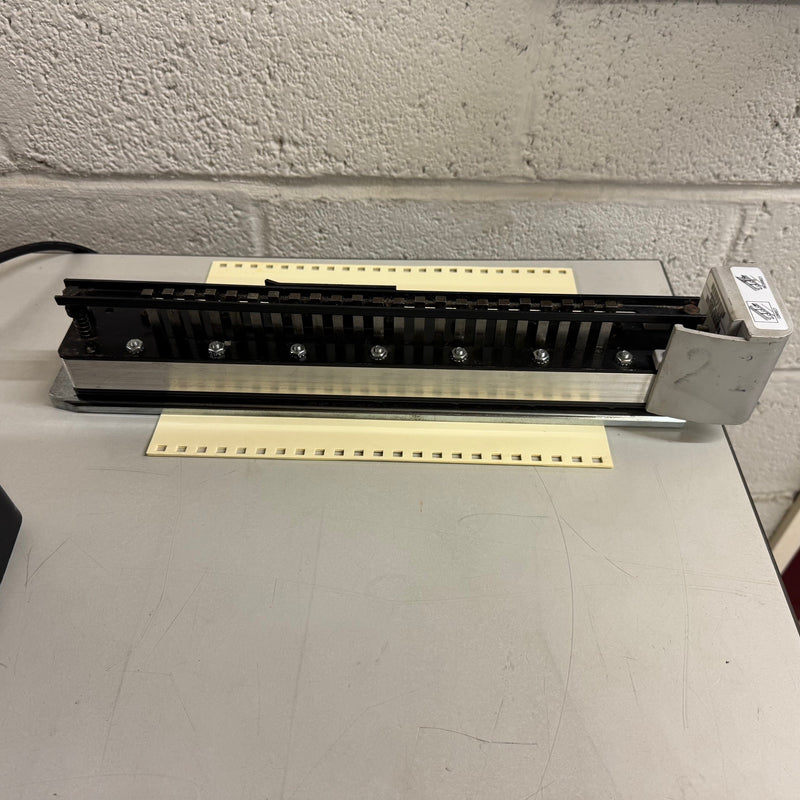 Load image into Gallery viewer, Pre-owned, Used, GBC Magnapunch 1.0 2:1 Wire Rectangle Square-Hole Punch Tool Die