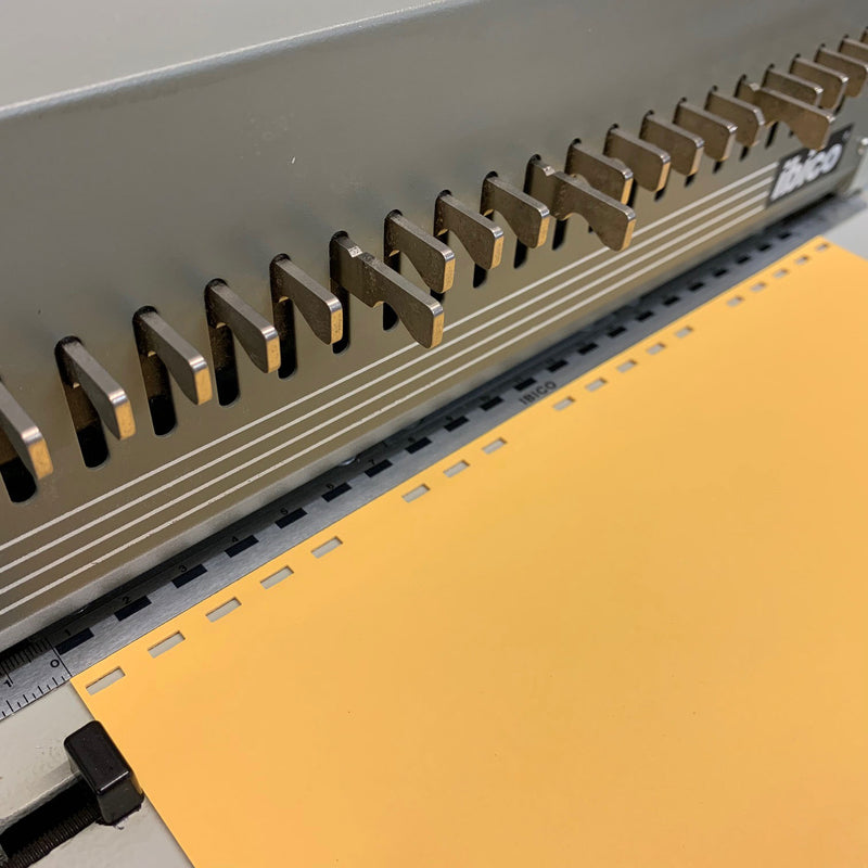 Load image into Gallery viewer, Pre-owned Ibico / GBC EPK21 H/Duty Comb Punch & Binder-127369