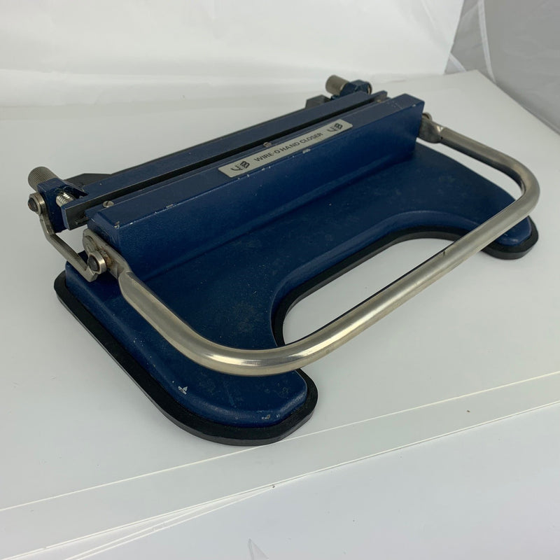 Load image into Gallery viewer, Pre-owned JBI HC33 Manual Wire-O Closer