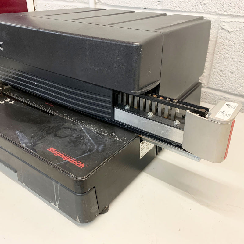 Load image into Gallery viewer, Pre-owned GBC Magnapunch 1.0 2:1 Wire Square Punch Tool 7707131