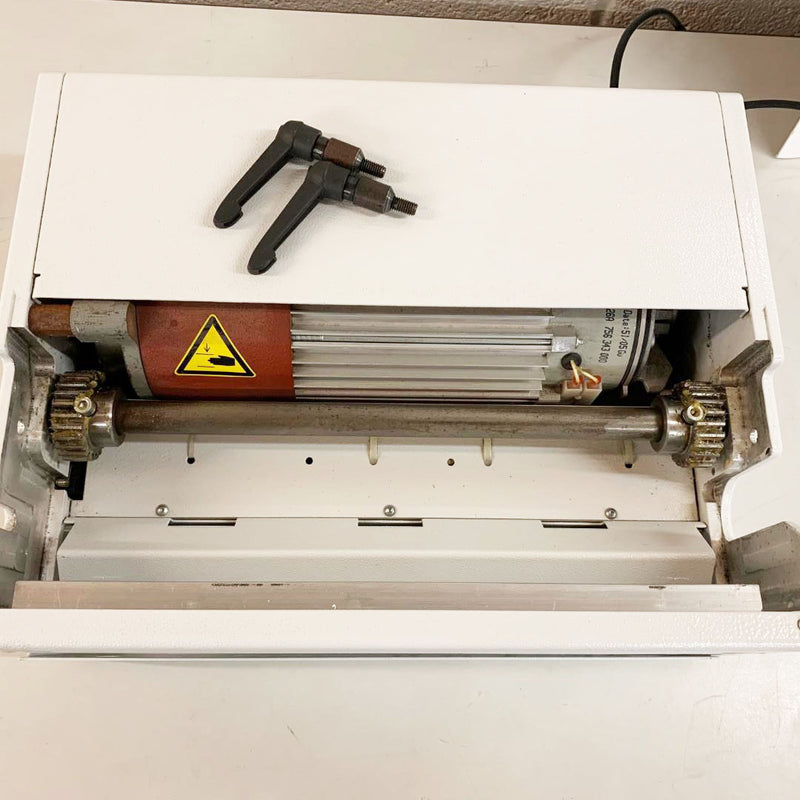 Load image into Gallery viewer, Pre-owned Renz DTP340M Tabletop Binding Punch