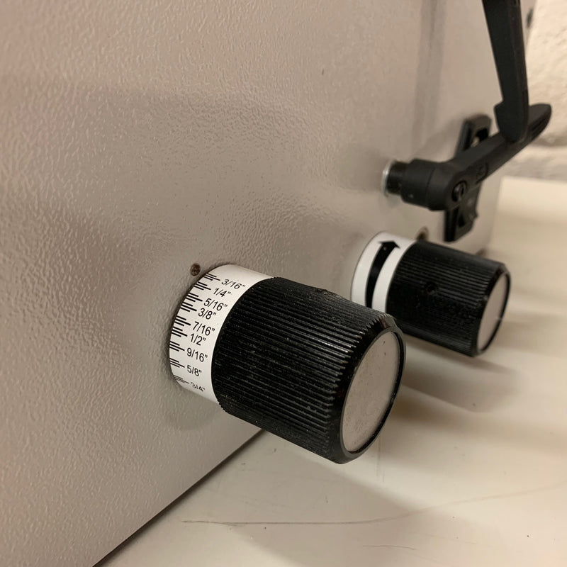 Load image into Gallery viewer, Pre-owned Renz ECL-360 Electric Wire Binding Closer