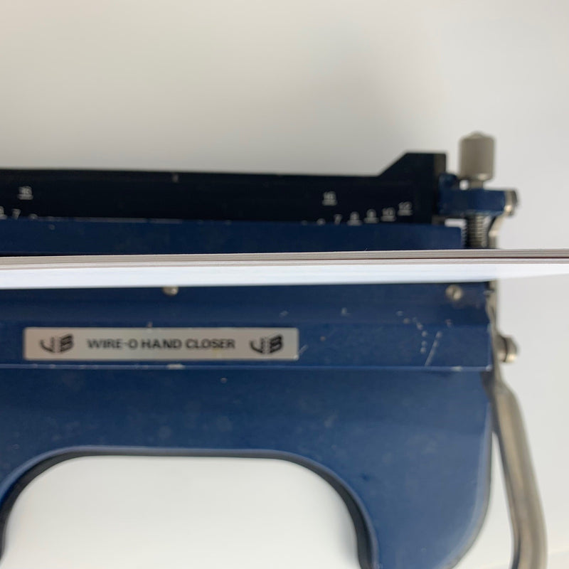 Load image into Gallery viewer, Pre-owned JBI HC33 Manual Wire-O Closer