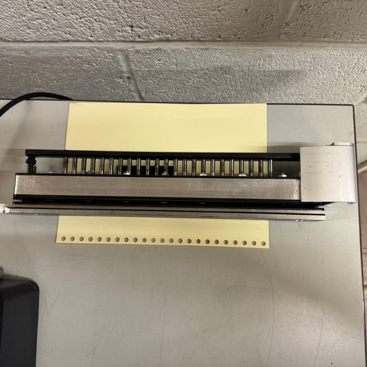 Pre-owned GBC Magnapunch 1.0 2:1 Wire Round-Hole Binding Punch Tool