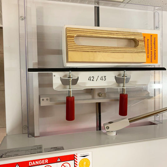 Ex-showroom, Lightly Used, IDEAL 4315 Desktop Guillotine