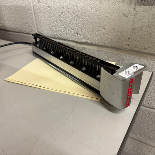 Pre-owned GBC Magnapunch 1.0 2:1 Wire Round-Hole Binding Punch Tool