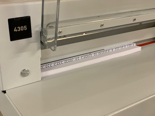 Ex-demo, Used, IDEAL 4305 Tabletop Guillotine Cutter