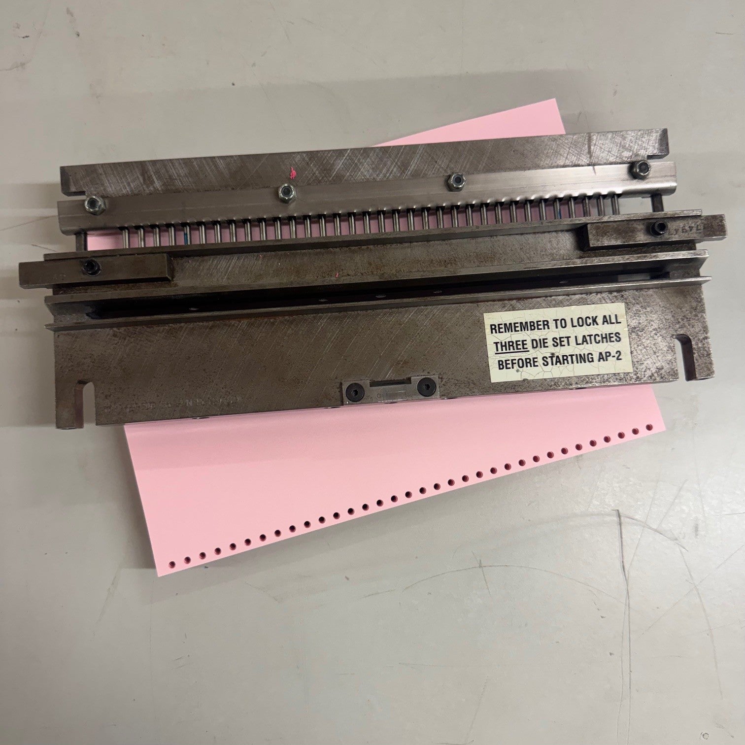 Used GBC AP2 3:1 Wire Round-hole Punch Tool Die – Elmstok Ltd
