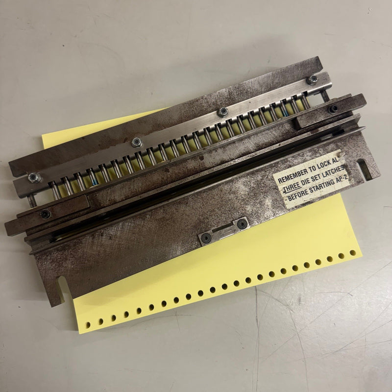 Load image into Gallery viewer, Pre-owned GBC AP2 2:1 Round-Hole Wire Punch Tool Die
