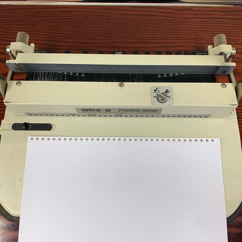 Load image into Gallery viewer, Used James Burn PB34 3:1 Wire-O Binding Machine - Ref.21282
